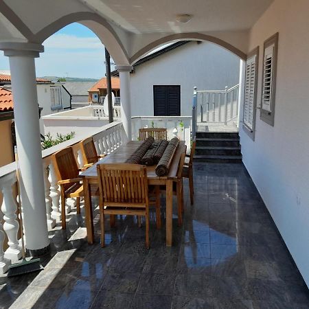 Apartmani Aneri Vir Exterior foto