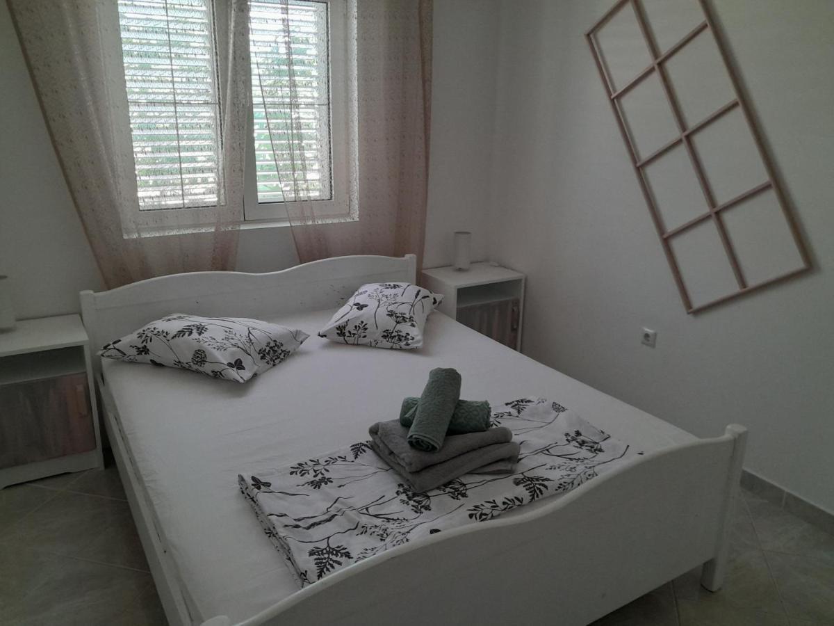 Apartmani Aneri Vir Exterior foto