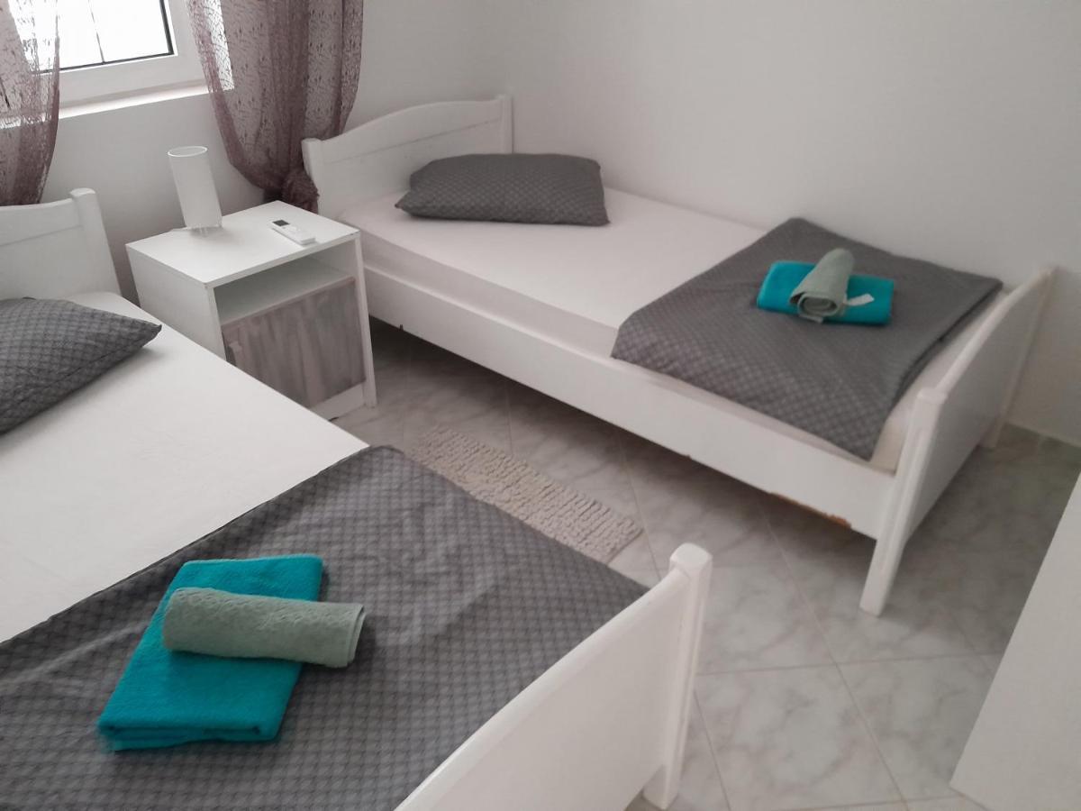 Apartmani Aneri Vir Exterior foto