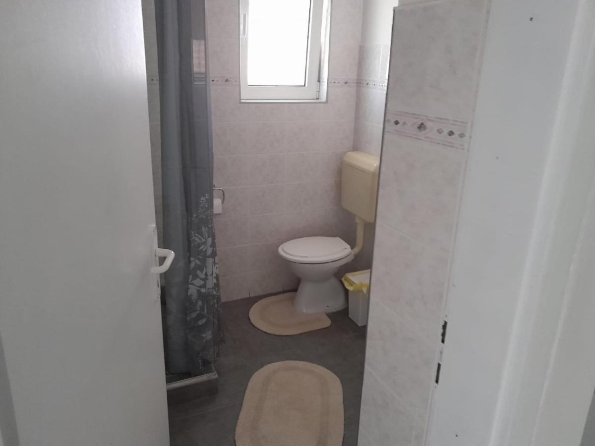 Apartmani Aneri Vir Exterior foto